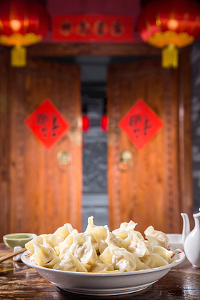 春节吃饺子图片