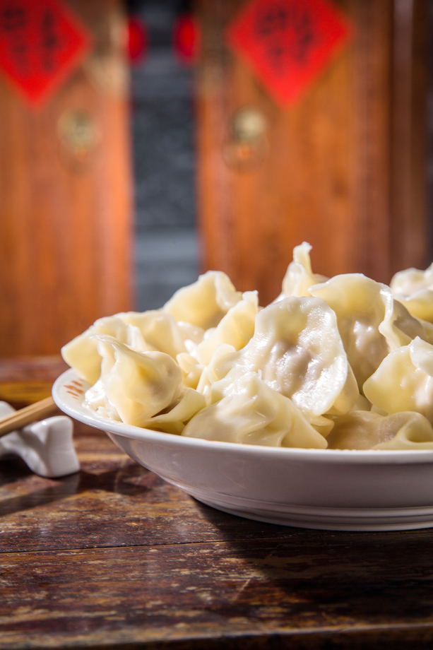 春节吃饺子图片