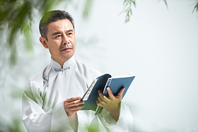 复古中老年男人