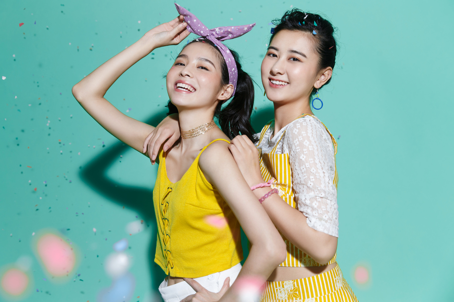 快乐的女闺蜜 快乐的女闺蜜