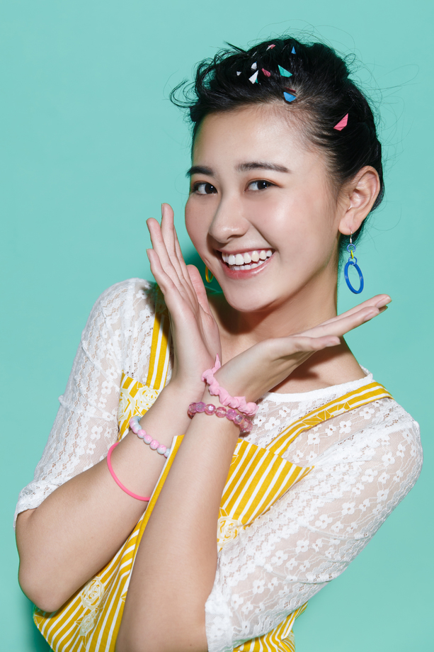 可爱的年轻女人图片