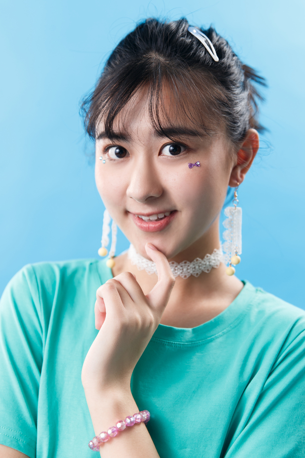 可爱的年轻女人