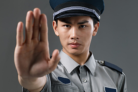 青年男保安图片