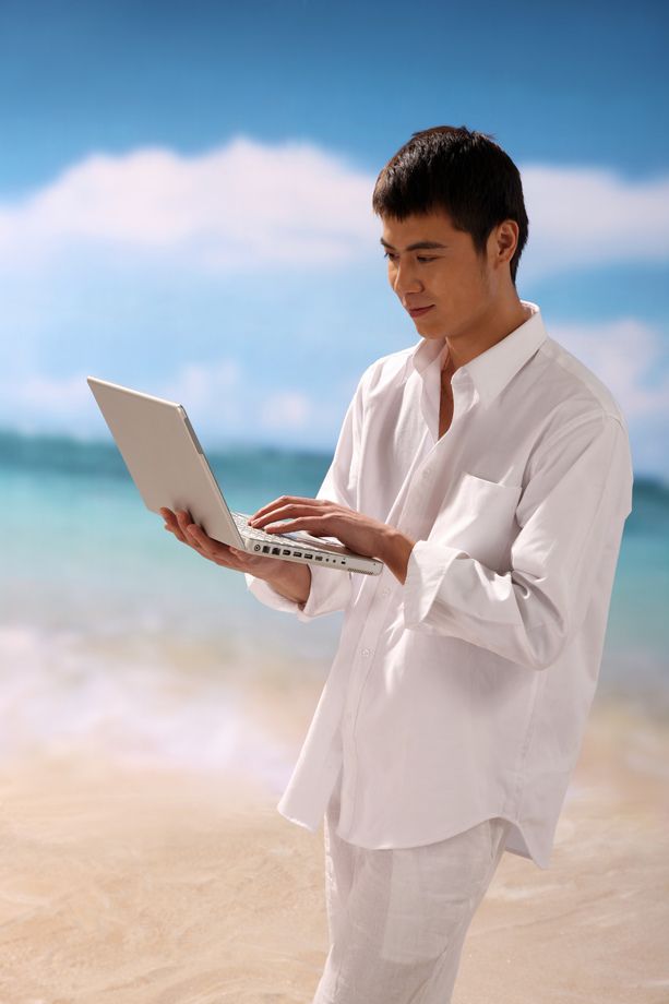 东方男人在海滩 东方男人在海滩