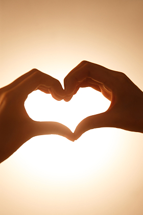 心形手势照片