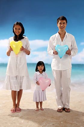 东方家庭在海边