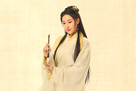 古装美女写字图片