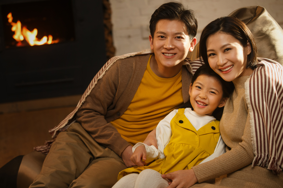 幸福的一家三口照片