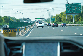 汽车内饰仪表盘