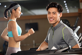 青年健身教练图片