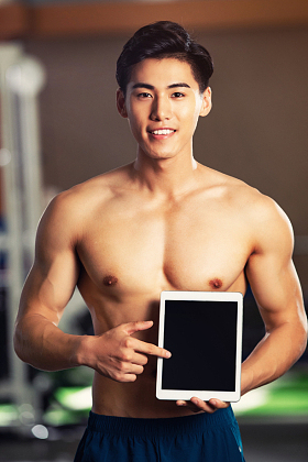 青年健身教练图片