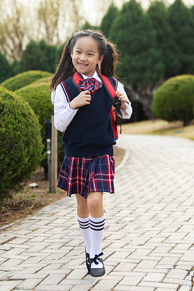 快乐的小学生照片