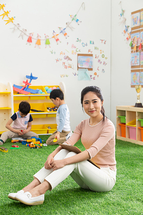 幼儿园老师图片