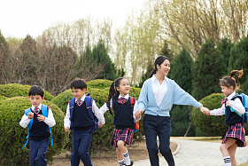 学生和老师图片