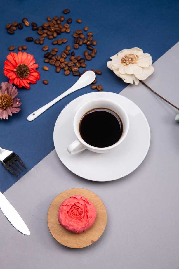 月饼配咖啡照片 月饼配咖啡照片