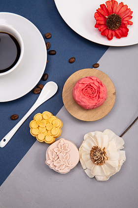 月饼配咖啡图片