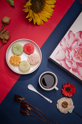 月饼配咖啡图片