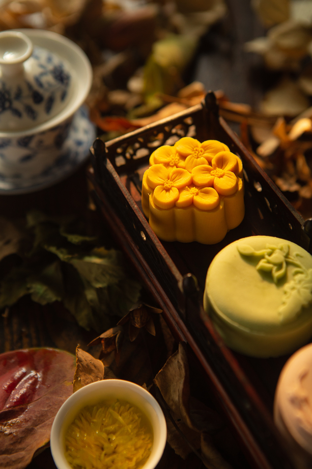 月饼与中式茶杯 月饼与中式茶杯