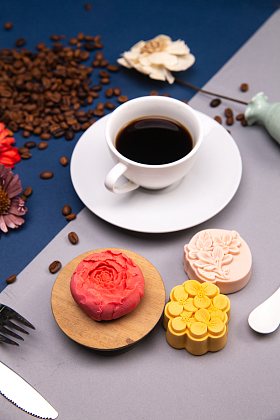 月饼配咖啡图片