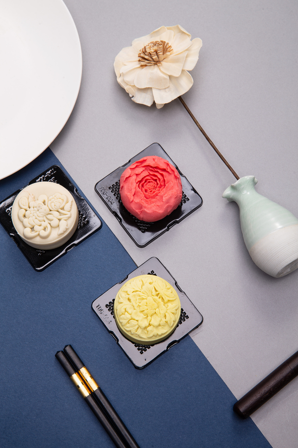 月饼与干花特写图片 月饼与干花特写图片