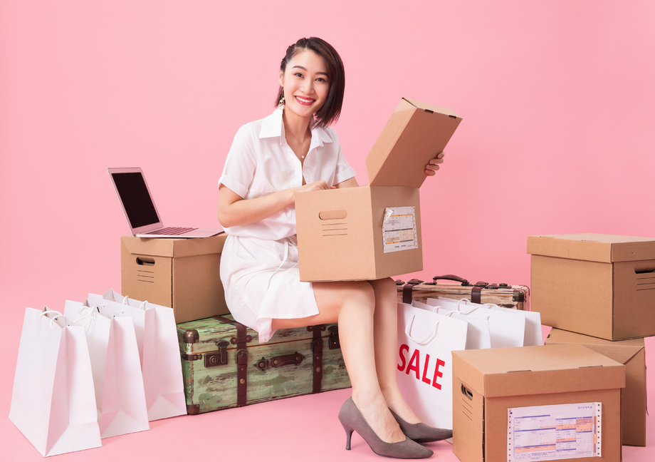青年女销售图片 青年女销售图片