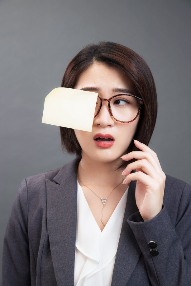 苦恼的青年女人 苦恼的青年女人