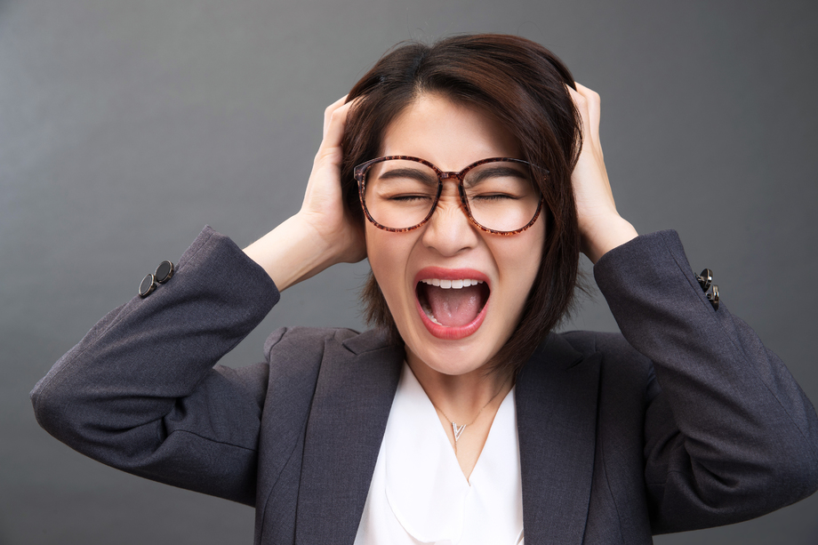 苦恼的青年女人 苦恼的青年女人