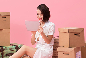 青年女销售图片