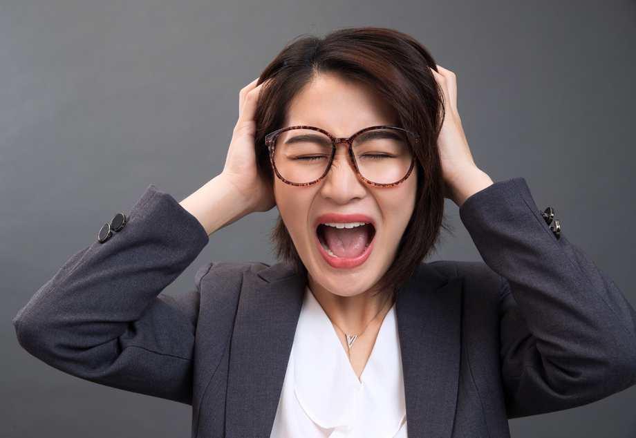 苦恼的青年女人 苦恼的青年女人