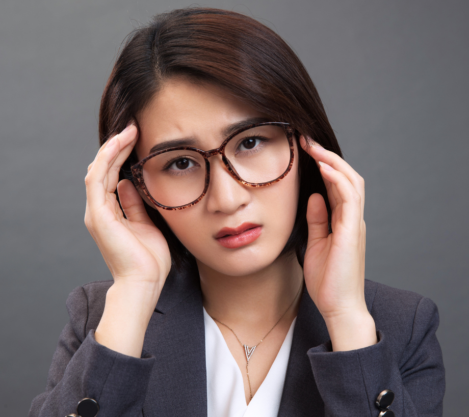 苦恼的青年女人 苦恼的青年女人