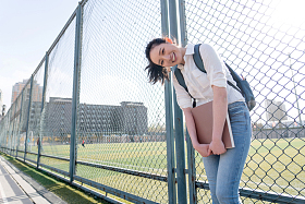 青年女大学生照片