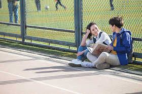 快乐的青年大学生