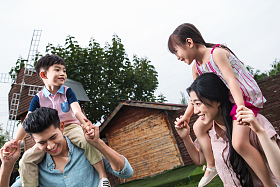 快乐的一家四口