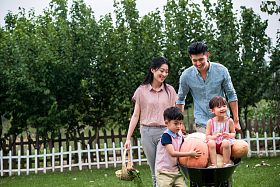 东方四口之家绿色生活