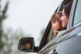 汽车家庭户外郊游图片