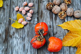 秋天丰收的果实照片