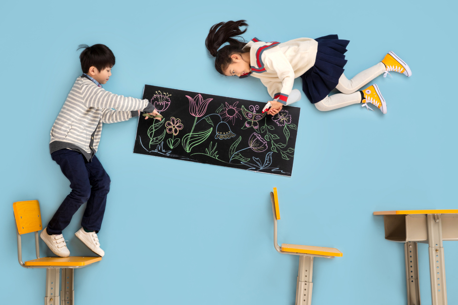 快乐儿童想象修剪花卉植物图片 快乐儿童想象修剪花卉植物图片