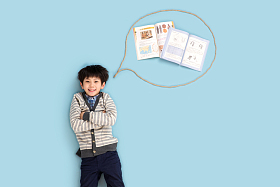 快乐小男孩想学习照片