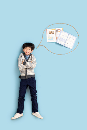 快乐小男孩想学习图片