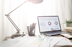 居家办公桌图片