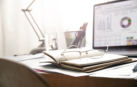 居家办公桌图片