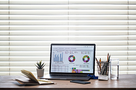 居家办公桌图片