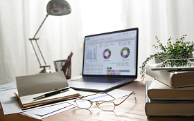 居家办公桌图片