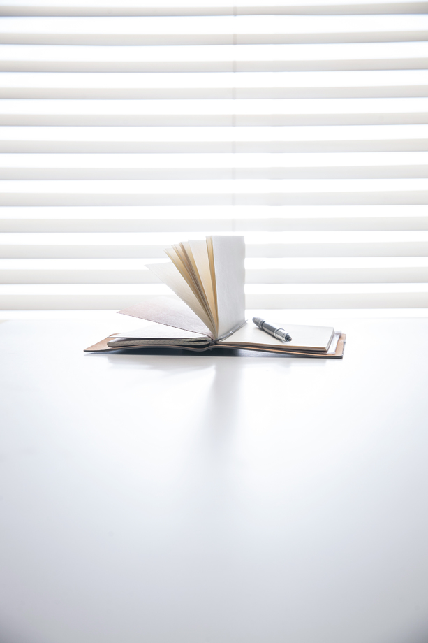 书桌上的笔记本 书桌上的笔记本