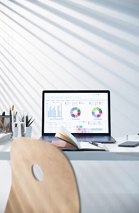 居家办公桌图片