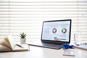 居家办公桌图片