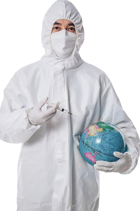 医生拿着注射器和地球