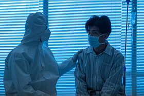 医生和患者在病房里图片