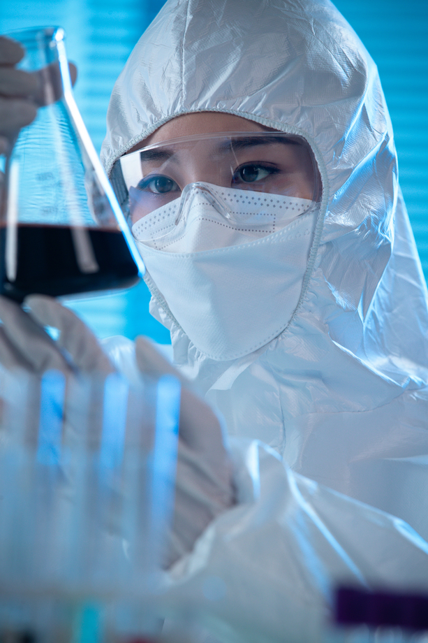 医务工作者做检测化验照片 医务工作者做检测化验照片