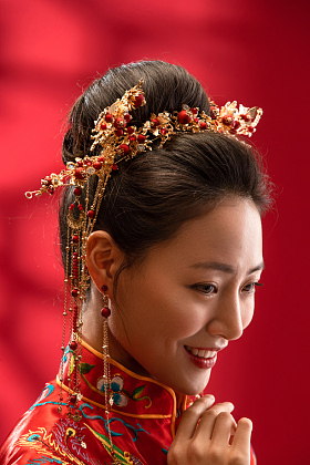 漂亮的中式新娘特写图片